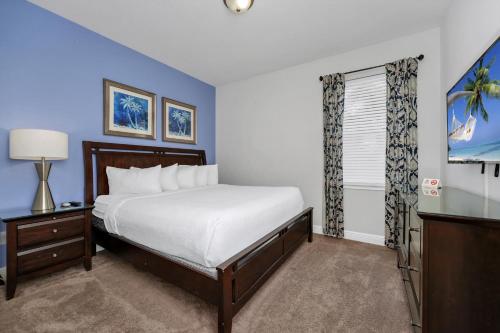 Vibrant Elite Home with Theater Room near Disney - 7605M - image 14