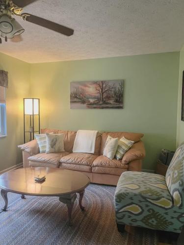 Blue Heron Cottage with Game Room, Deck & Hot Tub, Logan