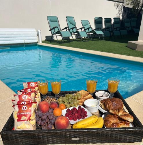 villa 8 personnes clim, piscine, parking gîte à louer Piolenc