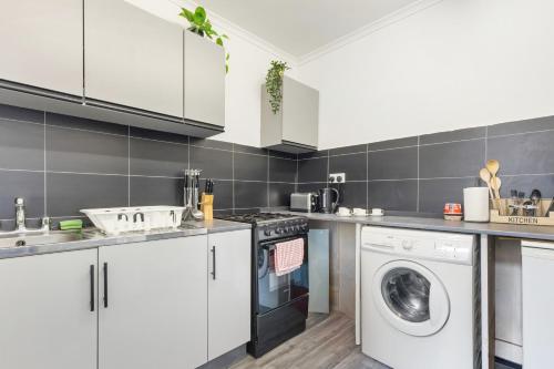 Four Bedroom Central London Townhouse - image 11