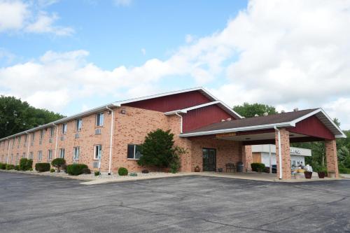 Watseka 24 Inn & Suites - 숙소 외관