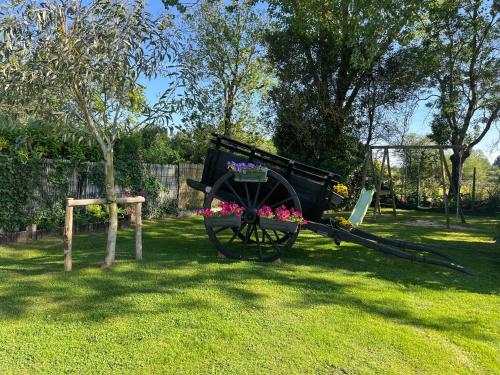 Gîte accessible PMR avec jardin clos, terrasses et proche Vélo Rail à Commequiers - FR-1-426-465 (Gite accessible PMR avec jardin clos, terrasses et proche Velo Rail a Commequiers - FR-1-426-465) in St Reverend