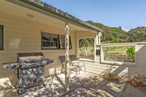 ทัศนียภาพภายนอกโรงแรม, Hill Cottage - Featherston Holiday Home in เฟทเทอร์สตัน