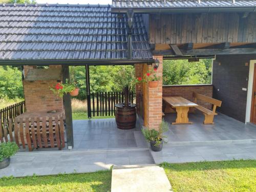 外部景觀, Holiday Home Katica - Two-Bedroom Holiday Home in 瑪比亞比斯特里察