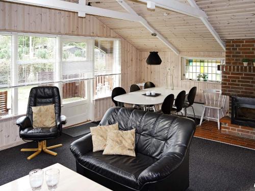 Comoditats, 6 person holiday home in Storvorde-By Traum in Egense