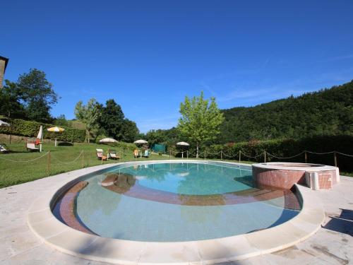 Peldbaseins, Country House Getaway in Apecchio in Apecchio