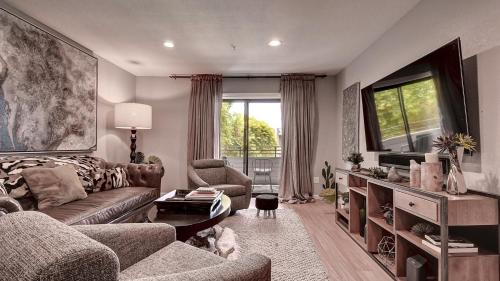 Charming & Comfy Condo in the Heart of Old Town! image