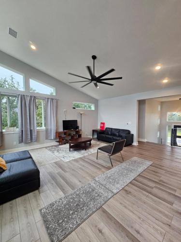 Casa Lago Bliss a 3BR & 2BA Upper-Level Retreat in Point Venture (TX)