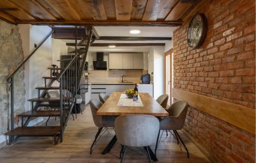 ห้องครัว, Amazing Home In Veselici With Sauna in ริบนิก