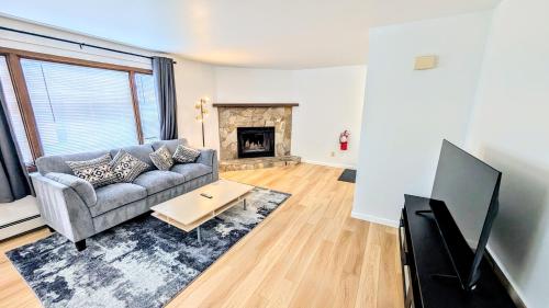 Spacious Downtown 2-bdrm Apartment — other in 1401 Cordova Street, Anchorage United States, AK 99501