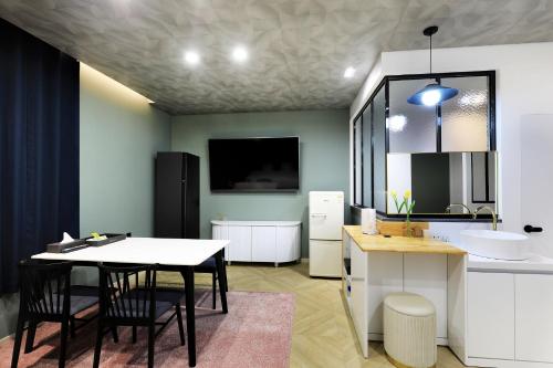 Chuncheon Intro Tourist Hotel in Toegye-dong