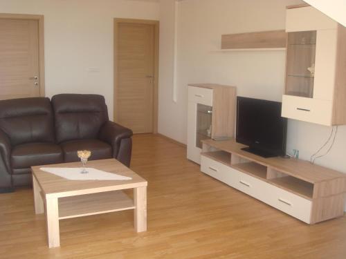  Apartments Jelicic, Ferienwohnung in Selce