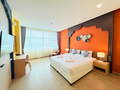 room detail thumbnail 2