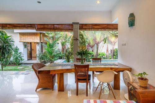 Tranquil Bungalow 10min to Berawa beach - image 5