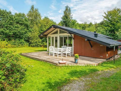 Tranquil Lakeside Retreat in Ry-By Traum