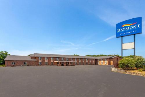 Baymont by Wyndham Manistee - Hotel