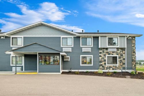 Super 8 by Wyndham Alexandria MN in Alexandria, USA
