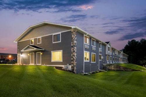 Super 8 by Wyndham Alexandria MN in Alexandria, USA