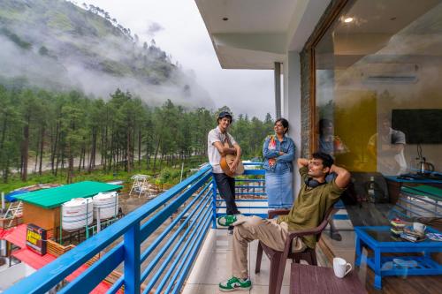 Balkons/terase, goSTOPS Kasol PLUS, Manikaran Road - Private Rooms & Dorms in Kasol