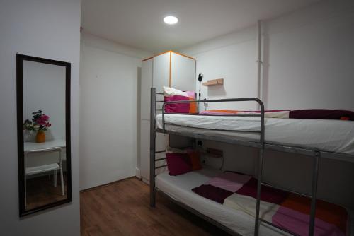 Center Hostel and Guest House - image 10