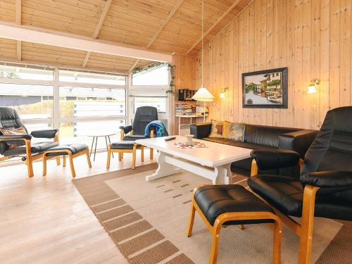 8 person holiday home in Hals-By Traum in Hals