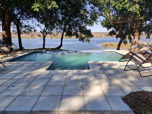 Kulota Island Lodge - Livingstone