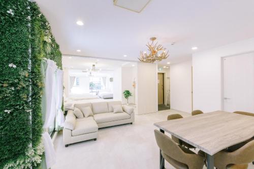 8min walk from Shibuya Sta, Токио (фото 10)