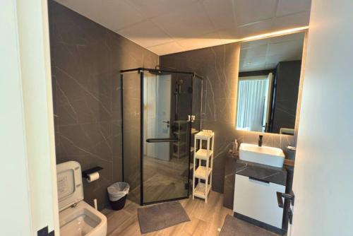 Amazing 2BR Peaceful Views in Midtown Near Sports City, Dubái (foto 4)