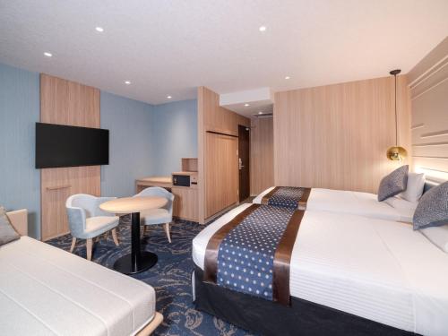 room detail thumbnail 1