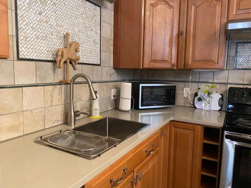 Konyha, Carousel Lofts - cool space and great location in Englewood (CO)