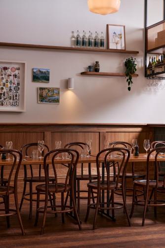 المرافق, Naughtons Hotel in Parkville