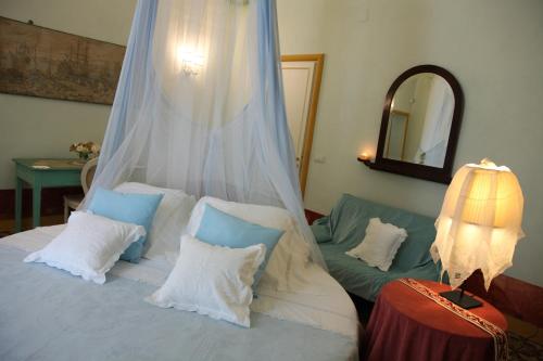  Locus Amoenus Luxury Rooms, Pension in Corato