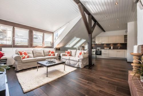 NYON - SUPERB flat by the lake in นียง