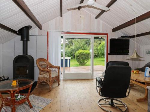 6 person holiday home in Hadsund-By Traum in เฮลเบอร์สคอฟ