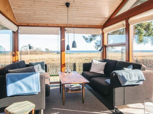 Seaside Escape with Views - By Traum Ferienwohnungen in Kirkholm