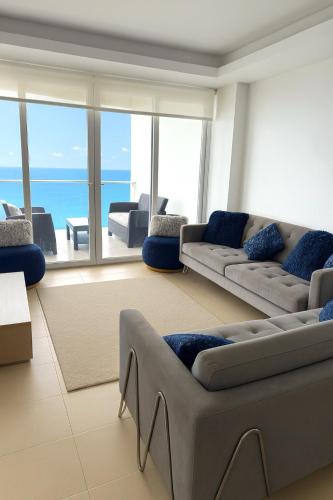 Relax by the sea in Manta