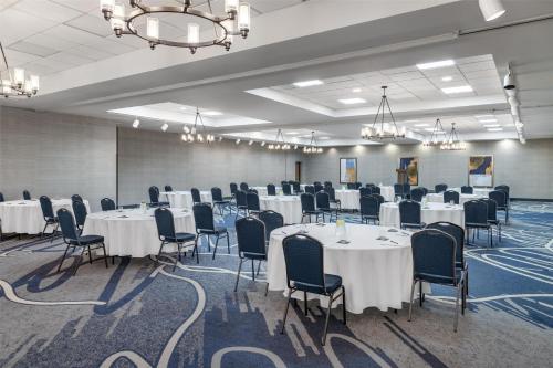 DoubleTree by Hilton Owatonna - 회의실/연회장