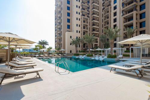 Stylish Studio With Pool View Mins to Dubai Mall, Dubai (foto 3)