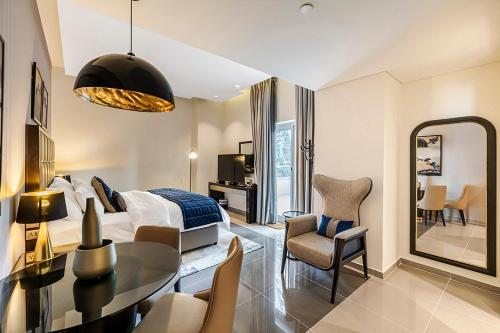 Stylish Studio With Pool View Mins to Dubai Mall, Dubaj