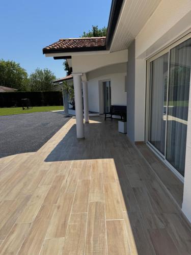 Villa Sany:10 Pers Maison 200m2 piscine , jacuzzi in 納羅塞