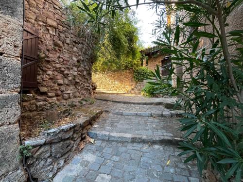 Maison provençale dans village médiéval (Maison provencale dans village medieval) in Les Arcs