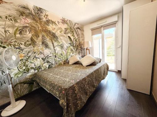 Apt with 2 bedrooms, terrace, pool & parking, Antibes (foto 2)