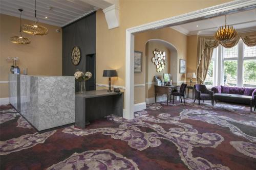 ทัศนียภาพภายนอกโรงแรม, Burlington Hotel in ฟอล์คเคสตัน