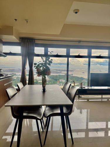 Luxurious Haven in the Sky, Manila