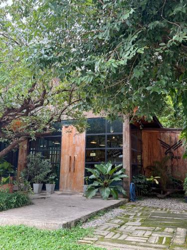 Lobby, YAYO coffee and bed in Huai Chomphu