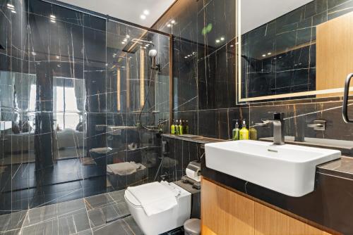 VayK - Brand New and Bright 1BR in JVC - image 12