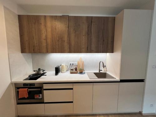 Japandi Pearl Designed Studio,Parking ,Aircon, O2, Praga (foto 7)