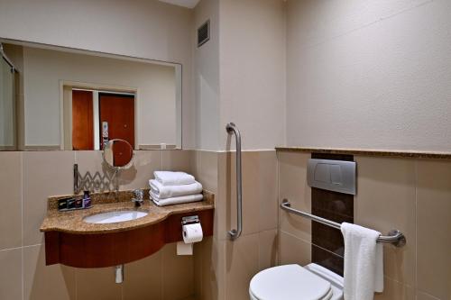 City Lodge Hotel Gqeberha Room Type - Double Room - Disability Access
