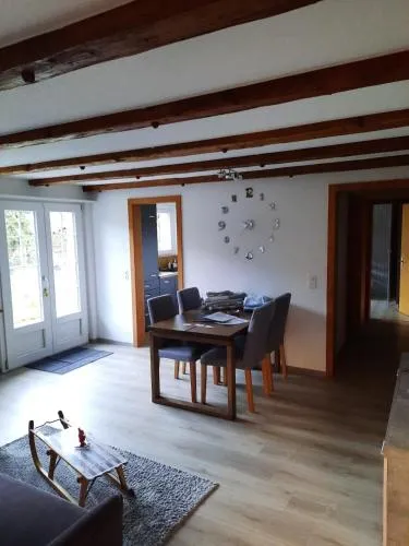 Appartement confortable avec terrasse in Zweisimmen, Schweiz