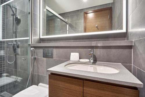 STAY BY LATINEM Luxury 1BR Plus Study Holiday Home CB 2808 Near Downtown, Dubái (foto 9)